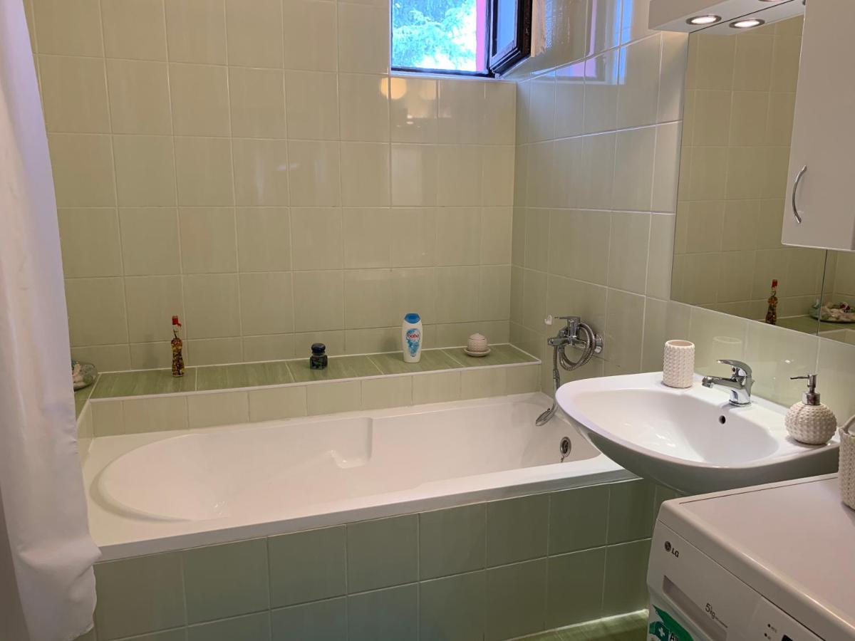בלטונללה Nagcsalados Rozsa Apartman מראה חיצוני תמונה