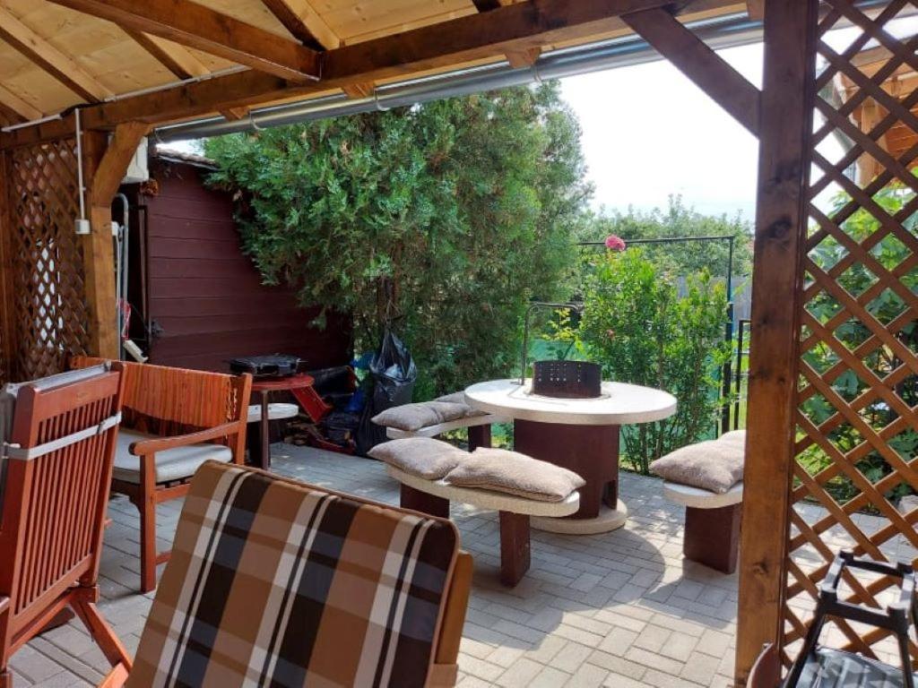 בלטונללה Nagcsalados Rozsa Apartman מראה חיצוני תמונה