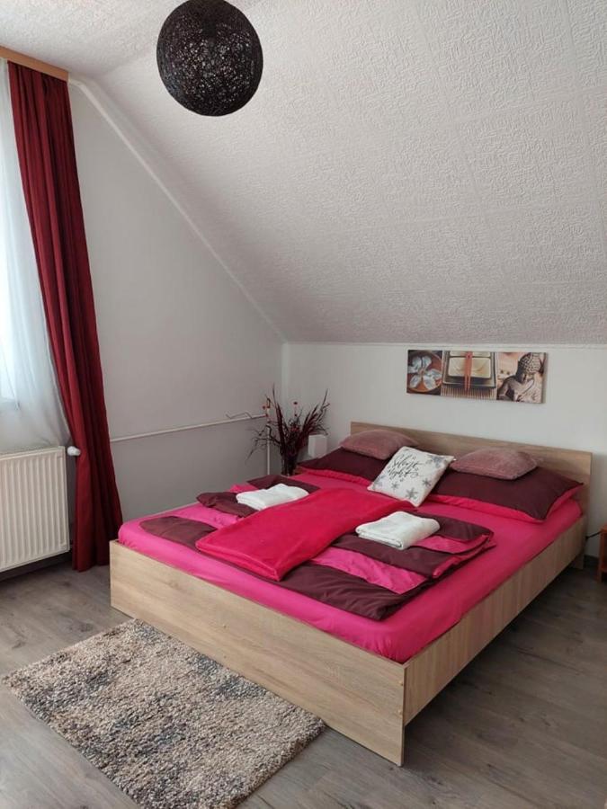בלטונללה Nagcsalados Rozsa Apartman מראה חיצוני תמונה
