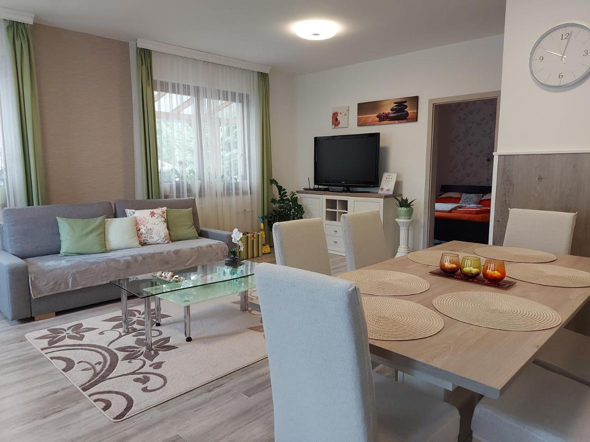 בלטונללה Nagcsalados Rozsa Apartman מראה חיצוני תמונה